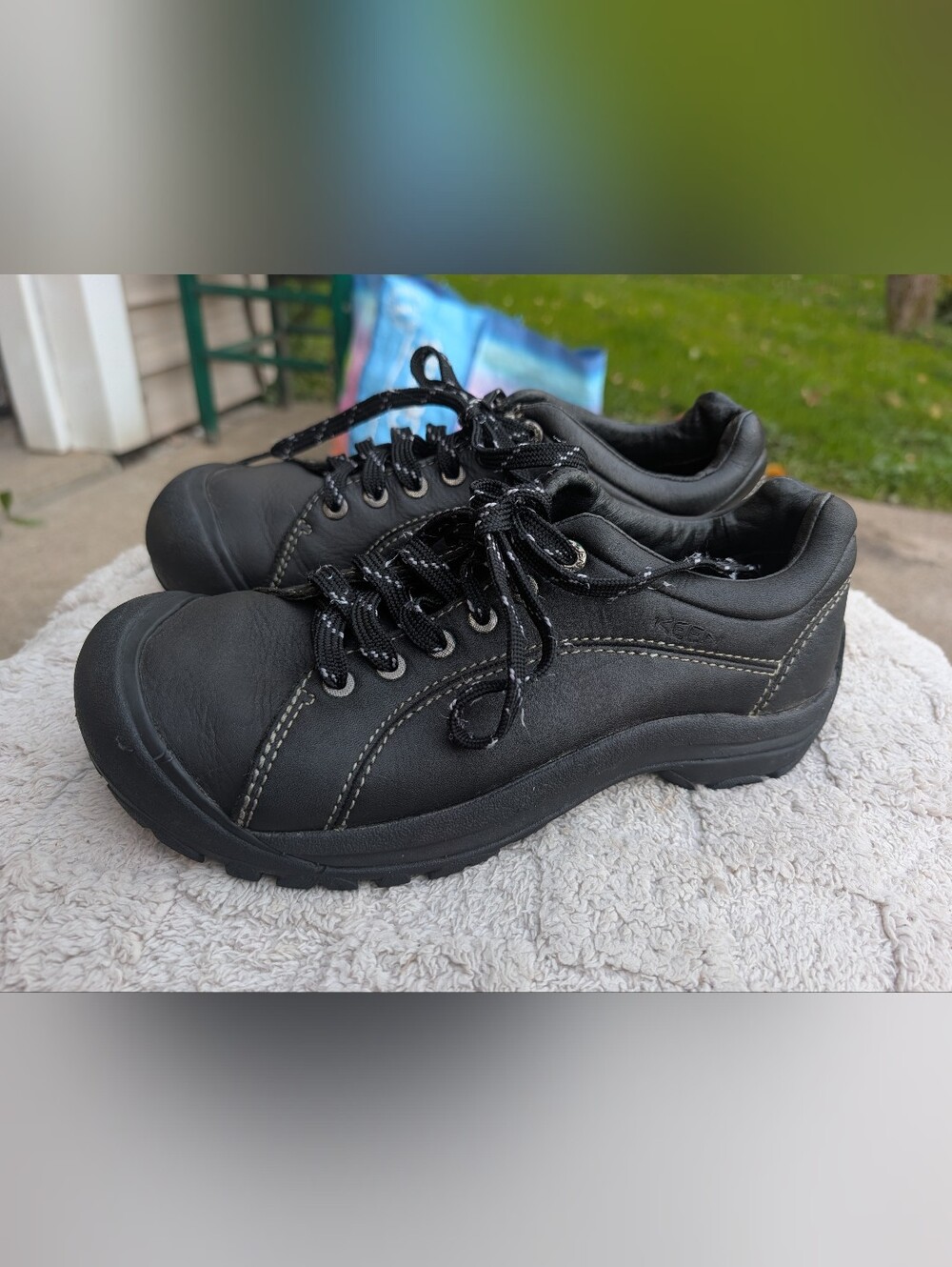 Women's Keen Black Leather Lace Up Shoes Size 9